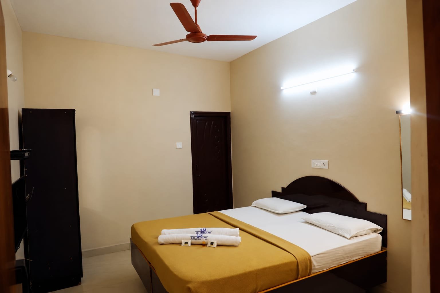 Executive Non AC Room in Palani
